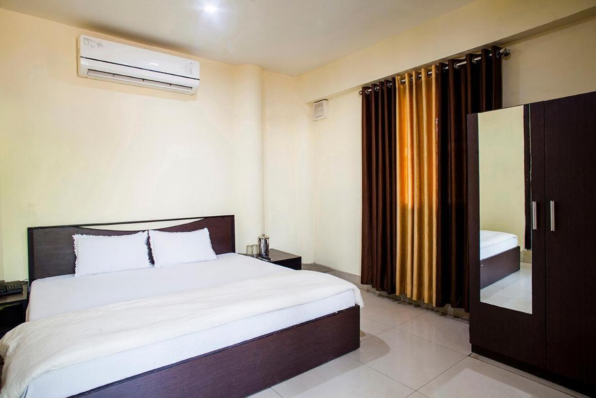 Hotel Sunshine Kashipur エクステリア 写真